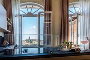Interior - Apartment in the center, a few steps from Piazza del Campo, with balcony and view (Siena)