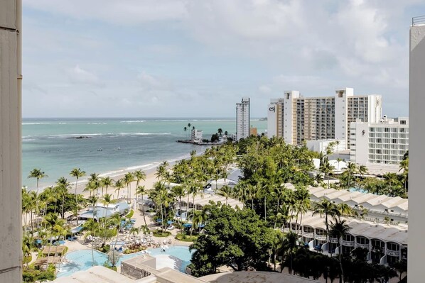 On the beach - CB121-Charming Beachfront 1Bedroom in Isla Verde (Carolina)