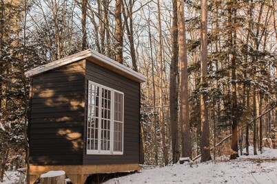 Historic Walker`s Point Muskoka School House
