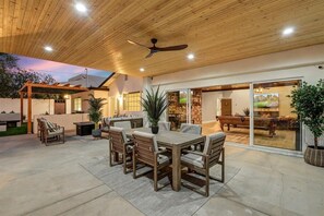 Outdoor dining - Luxury 7BR Wild West Estate in Scottsdale, Pool, Spa, Golf, Bocce! (Scottsdale)