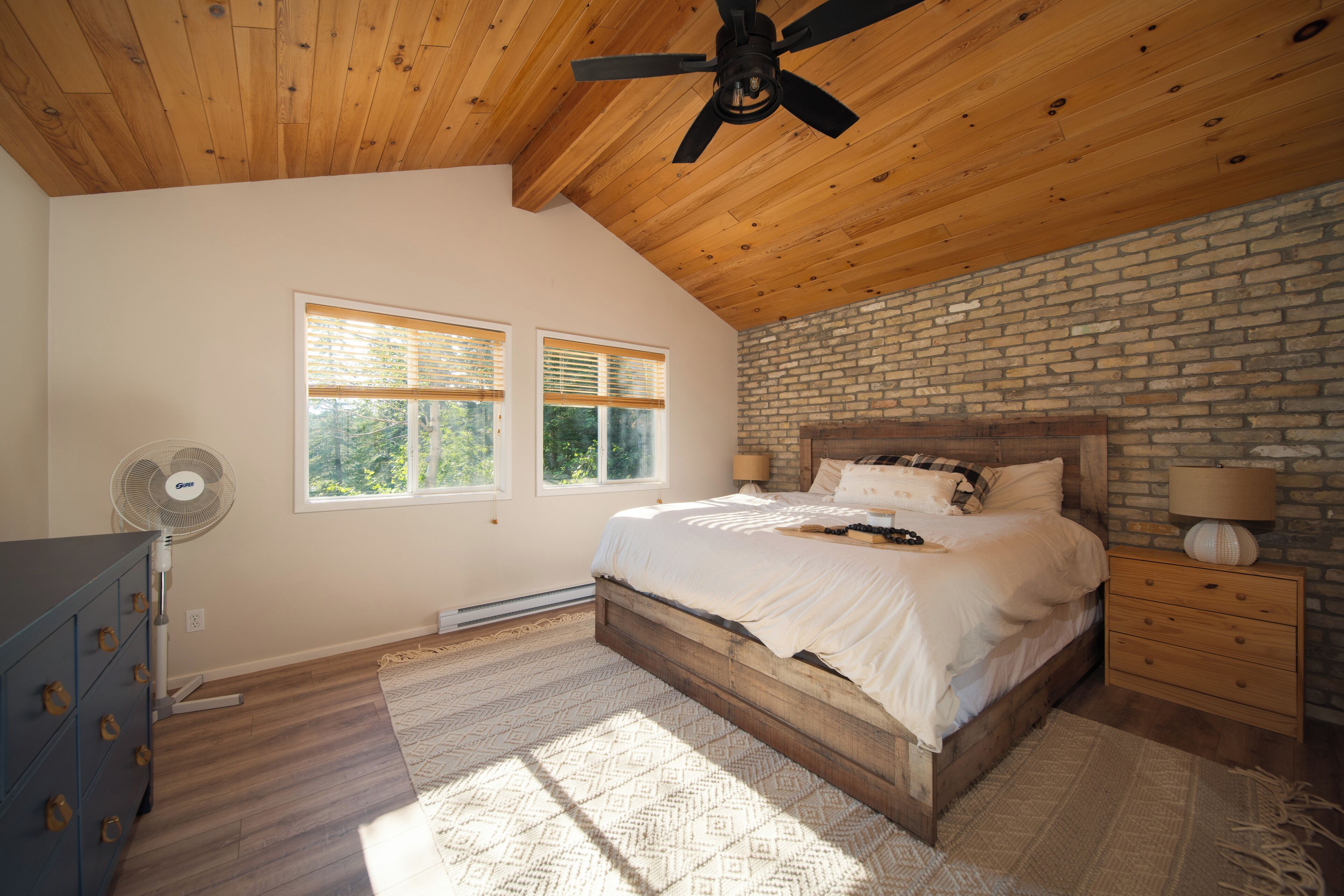 5 habitaciones, wifi y ropa de cama 