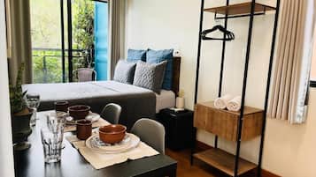 Suite com Cozinha | Lydisolert og wi-fi (inkludert)