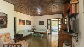 Casa, para fumantes | 3 quartos