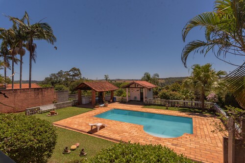 Casa de Campo com Piscina e Lareira em Bragan a