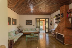 House - Casa de Campo com Piscina e Lareira em Bragan a (Braganca Paulista)