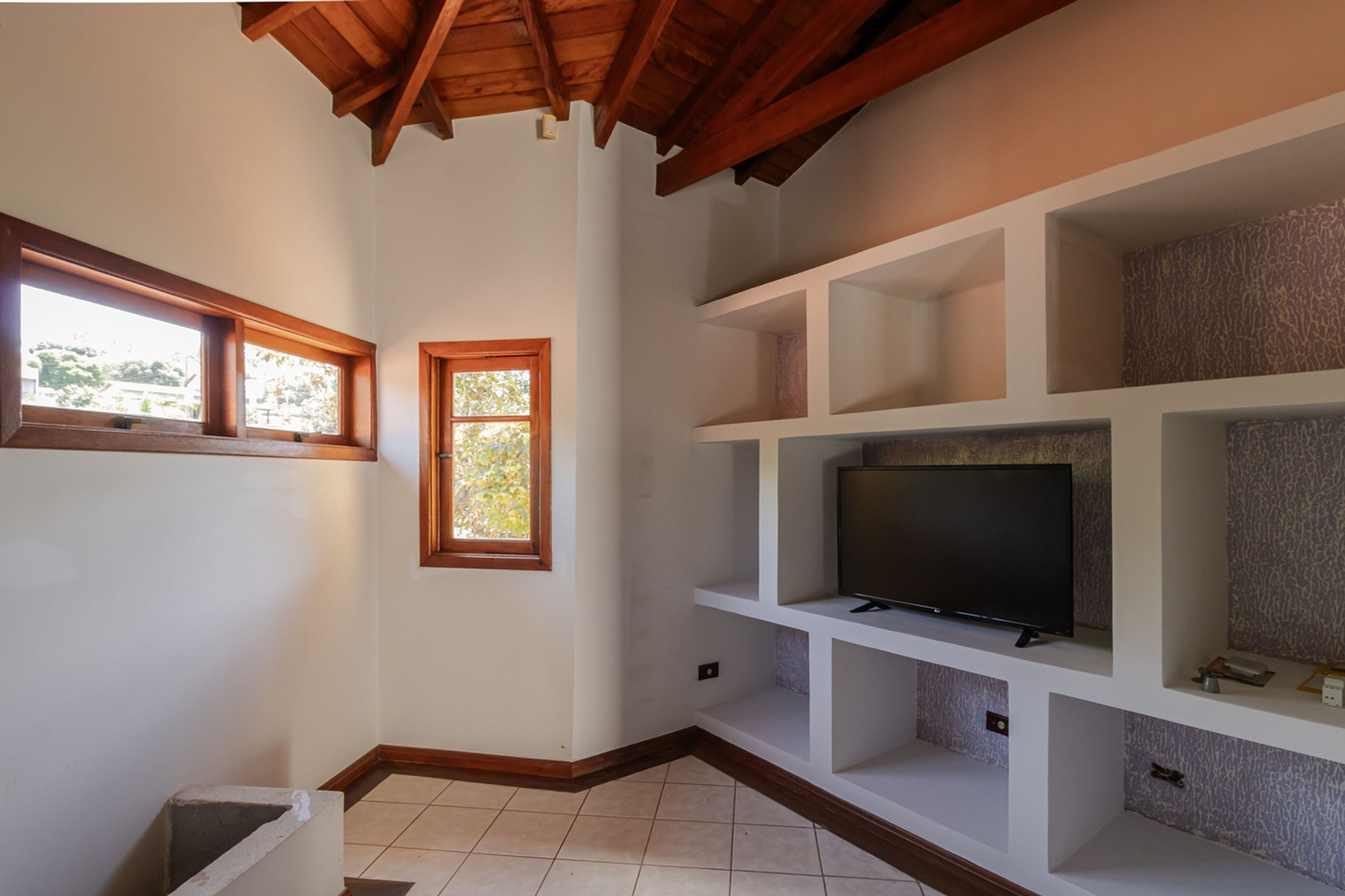 Casa, para fumantes | 5 quartos