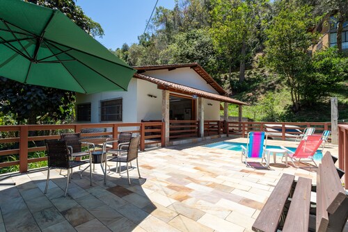 S tio com Piscina Jogos e Espa o Home Office