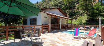 S tio com Piscina Jogos e Espa o Home Office