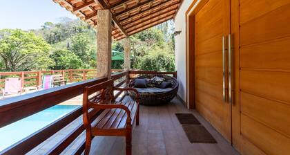 S tio com Piscina Jogos e Espa o Home Office