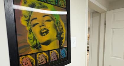 Business-Ready Private Suite 15 minutes to DC Metro Area