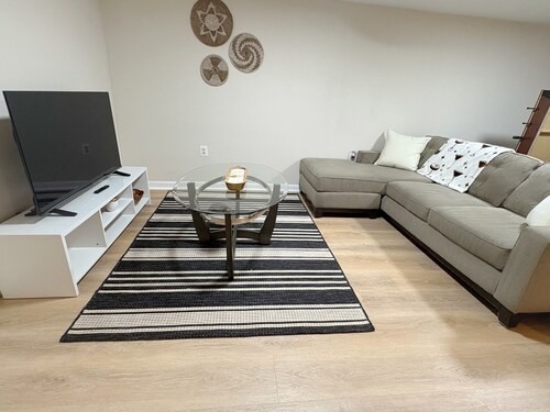 Business-Ready Private Suite 15 minutes to DC Metro Area