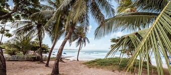 Apartamento com Garagem a 200m da Praia do Bessa