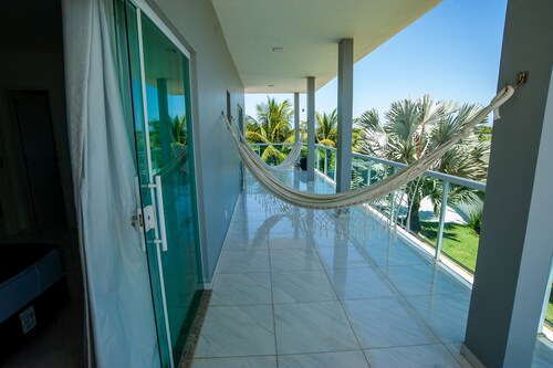 Casa com Piscina Quadra de Areia e Churrasqueira