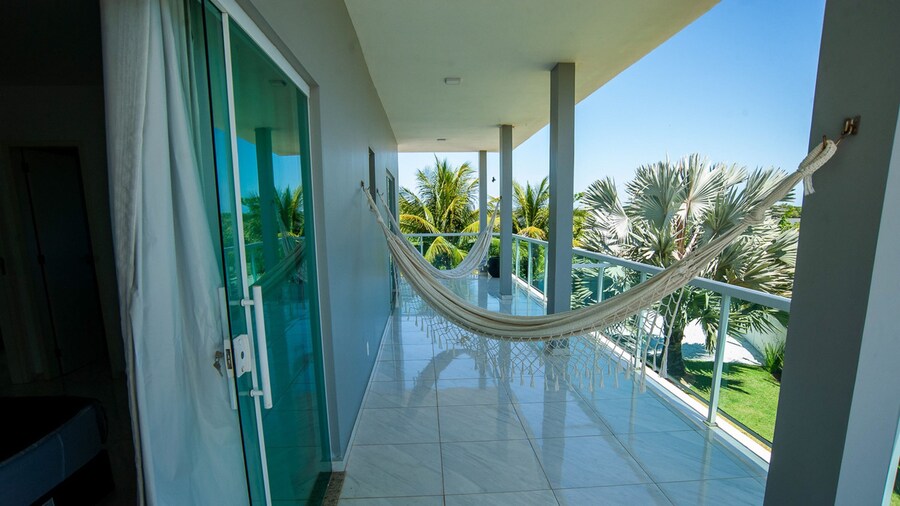 Casa com Piscina Quadra de Areia e Churrasqueira