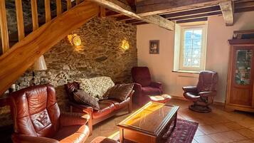 TV, fireplace, table football, ping pong