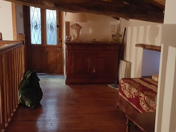 المنشأة من الداخل