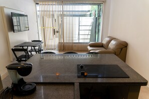 Apartment | 1 bedroom - Loft c Wi-fi e Smart Lock a 650m do Projeto Tamar (Ubatuba)