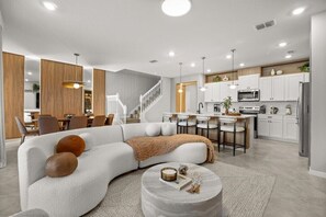 Living area - 5 BD/ 4.5 BA/ Windsor Cay (16194 CC) (Clermont)