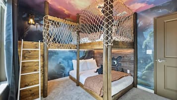 5 bedrooms, travel crib, WiFi, bed sheets