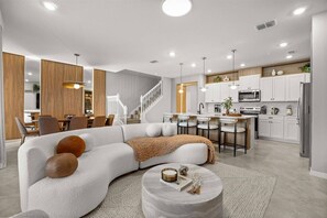 Living area - 5 BD/ 4.5 BA/ Windsor Cay (16194 CC) (Clermont)