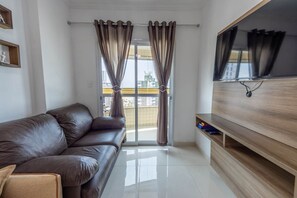 Apartment, Smoking | 1 bedroom - Apto com Varanda e Churrasqueira a 100m da Orla (Praia Grande)