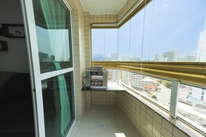 Apartment, Smoking | 1 bedroom - Apto com Varanda e Churrasqueira a 100m da Orla (Praia Grande)