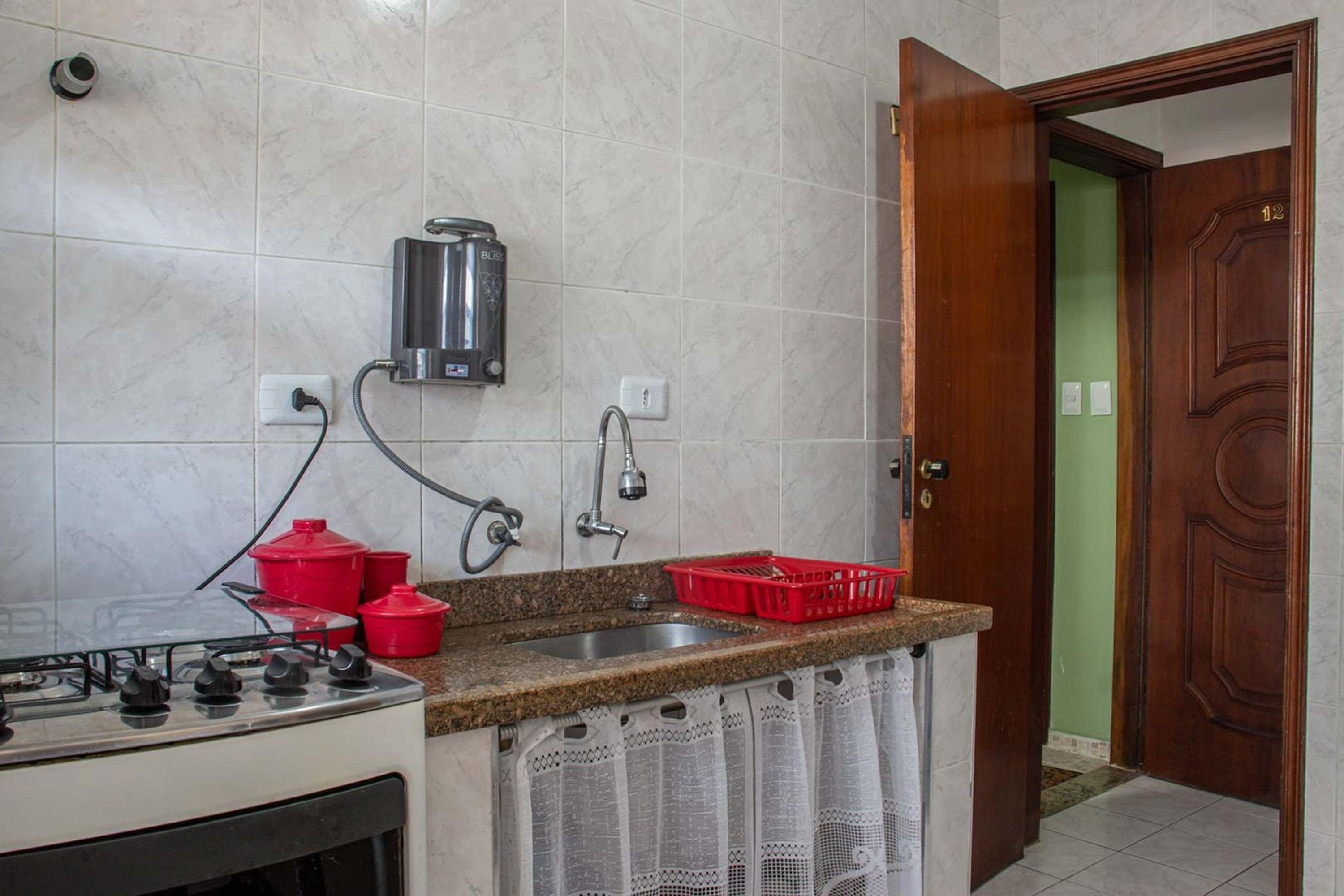 Apartment, Smoking