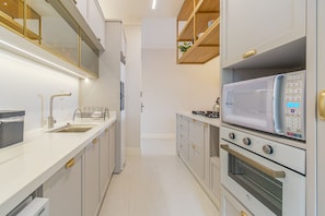 Apartment | 3 bedrooms - Apto P na Areia com Varanda e Churrasqueira (Florianópolis)