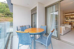 Apartment | 3 bedrooms - Apto P na Areia com Varanda e Churrasqueira (Florianópolis)