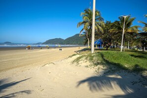 3 bedrooms - Casa com Piscina e Garagem a 550m da Praia (Peruíbe)