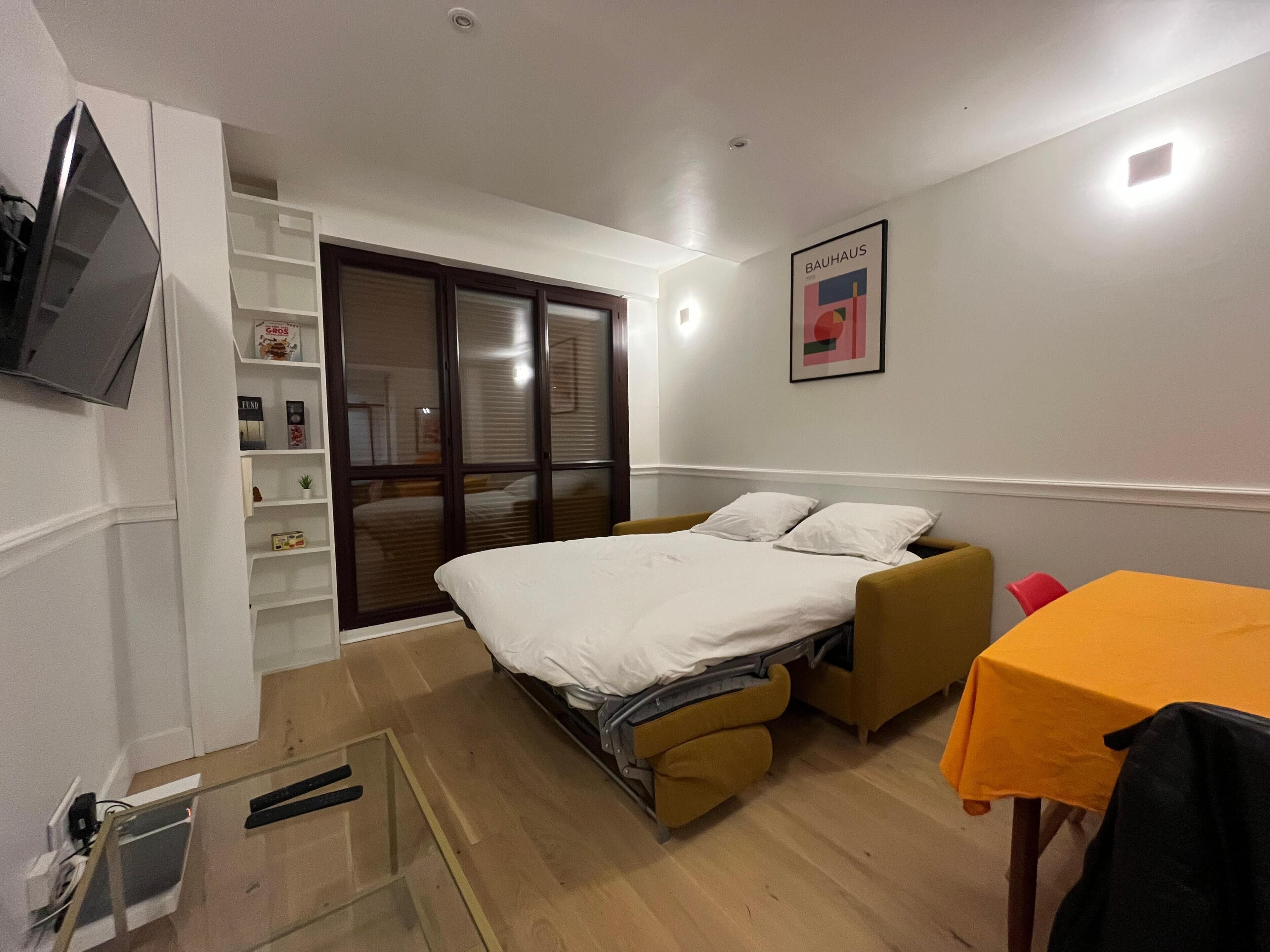 2 soverom, strykejern/-brett, reiseseng for barn og wi-fi (inkludert)