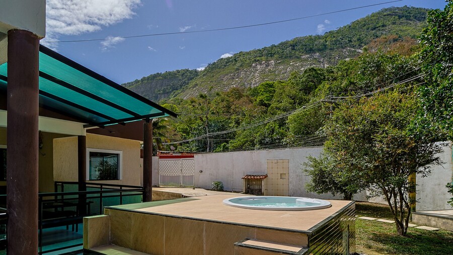 Casa Rodeada de Verde c Hidro e Churrasqueira