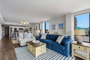 Smart TV, books, offices - 🌊Newly Renovated | Oceanfront in Cherry Grove Point | Sea Marsh 101⛱️ (North Myrtle Beach)