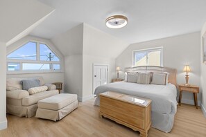 House, 1 King Bed with Sofa bed (Villa Bleu 2) | 2 bedrooms - Villa Bleu 2 (New Smyrna Beach)