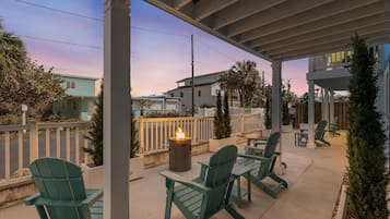 House, 1 King Bed with Sofa bed (Villa Bleu 2) | Terrace/patio