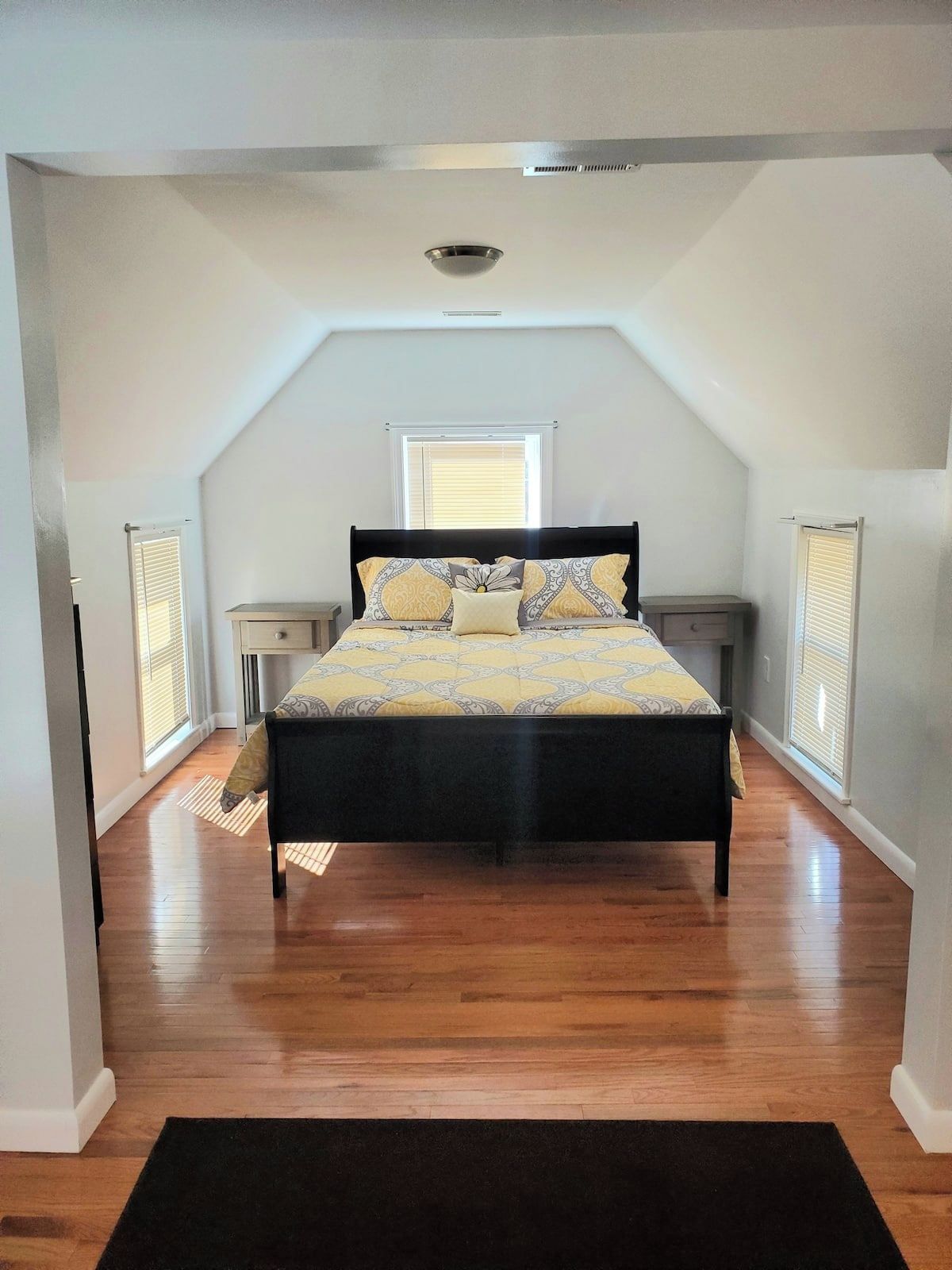 3 bedrooms, iron/ironing board, travel crib, WiFi