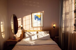 2 bedrooms, iron/ironing board, WiFi, bed sheets - Historic Seapoint Home with Pool, Roof Deck, Fireplace & Garden (Cape Town)