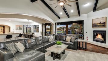 Smart TV, fireplace, table tennis