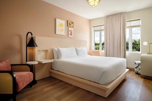 Hypo-allergenic bedding, iron/ironing board, free WiFi, bed sheets