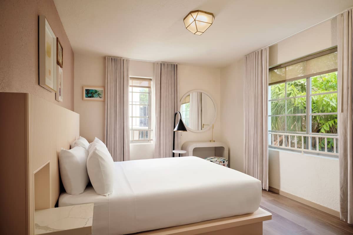 Hypo-allergenic bedding, iron/ironing board, free WiFi, bed sheets