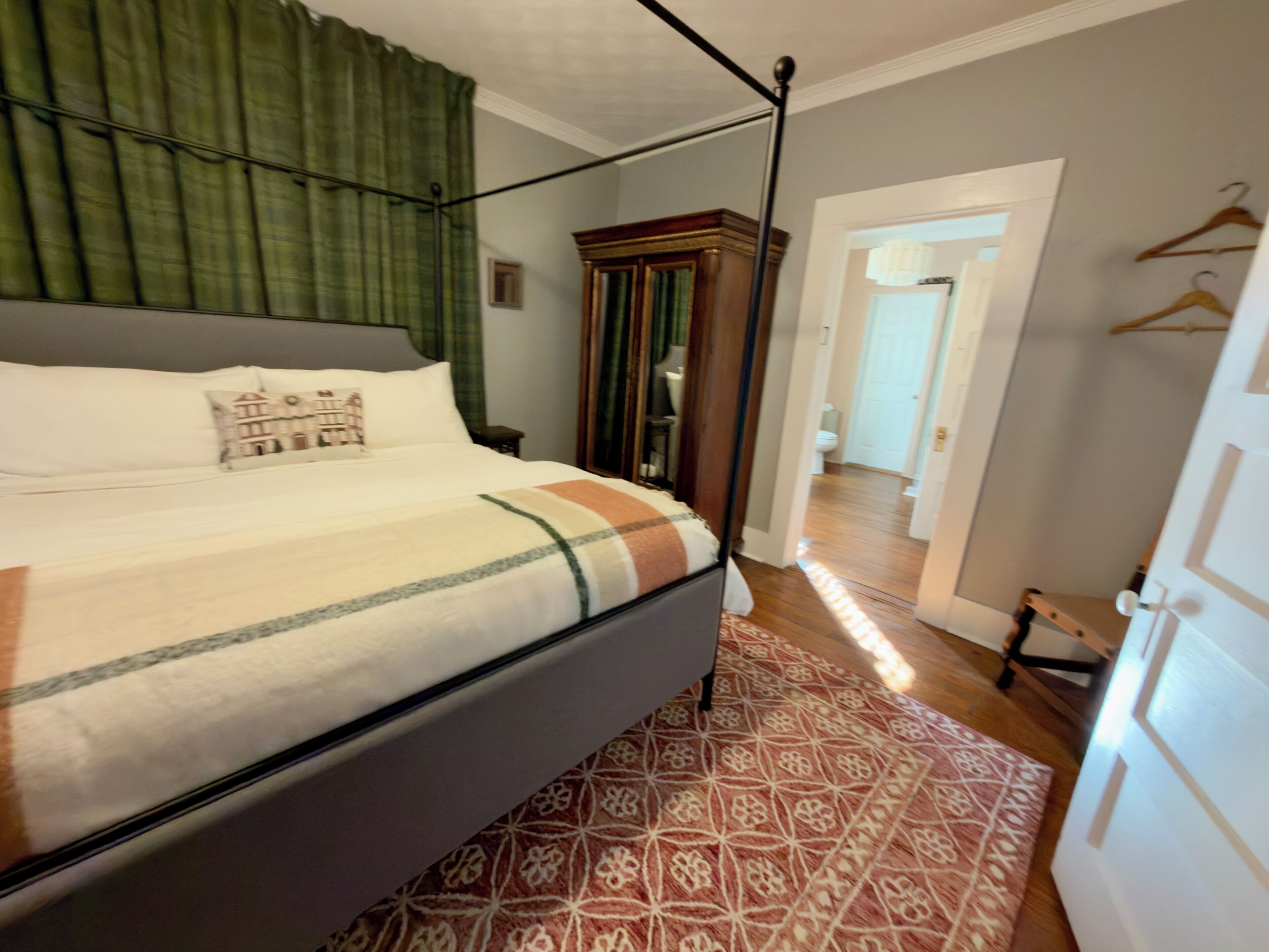 2 多间卧室、熨斗/熨衣板、旅行婴儿床、WiFi