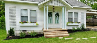 Boutique Historic Stay • Best Downtown Location