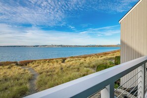 Property grounds - Waterfront Escape on Semiahmoo Spit – 3BR / 2.5BA Condo with Panoramic Views (Blaine)