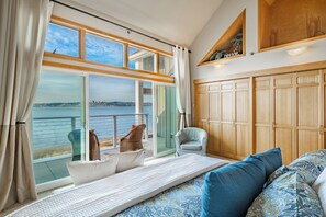 3 bedrooms, iron/ironing board, WiFi, bed sheets - Waterfront Escape on Semiahmoo Spit – 3BR / 2.5BA Condo with Panoramic Views (Blaine)