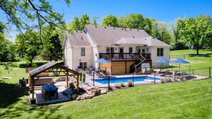 Exterior - Hot tub~Game Room~Theater~POOL~15mi to DT Indy and all major events. Sleeps 19 (Camby)