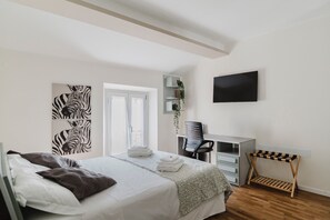 2 Schlafzimmer, Schreibtisch, Bügeleisen/Bügelbrett, kostenloses WLAN