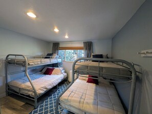 2 bedrooms, WiFi, bed sheets