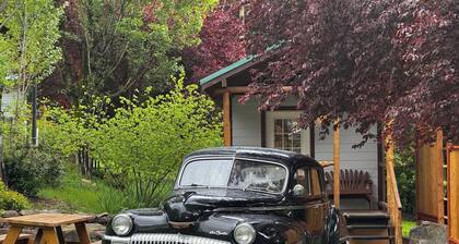 Umpqua National Forest Cabin #3 – Near Crater Lake & Umpqua Hot Springs