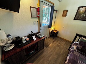 1 habitación, acceso a internet y ropa de cama 