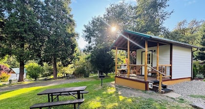 Umpqua National Forest Cabin #8 – Near Crater Lake & Umpqua Hot Springs